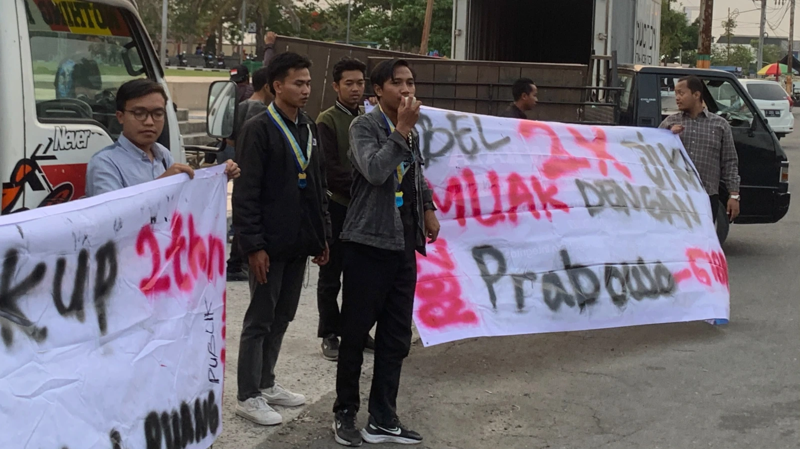 Dua Tahun Prabowo-Gibran, PC PMII Blitar Gelar Aksi Simbolik: “Cukup 2 Tahun Prabowo Gibran”